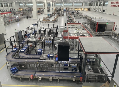 12人每小時生產(chǎn)15000瓶 看瀘州如何引領(lǐng)中國白酒行業(yè)邁向數(shù)字化、智能化新紀元